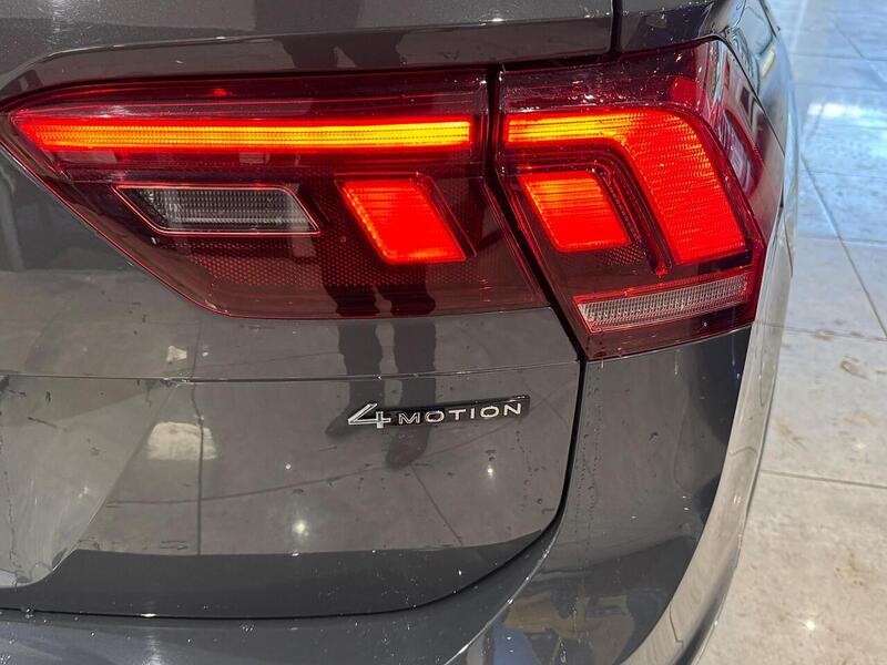 Volkswagen Tiguan 2.0 TDI R-Line SUV 5dr Diesel DSG 4Motion Euro 6 (s/s) (200 ps) - U6065