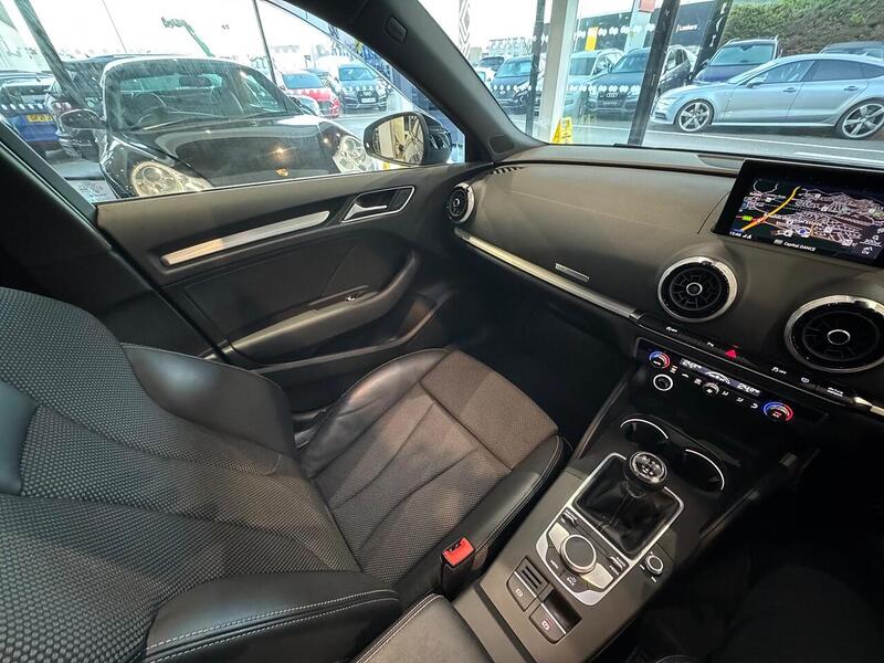 Audi A3 1.5 TFSI CoD Black Edition Sportback 5dr Petrol Manual Euro 6 (s/s) (150 ps) - U6066