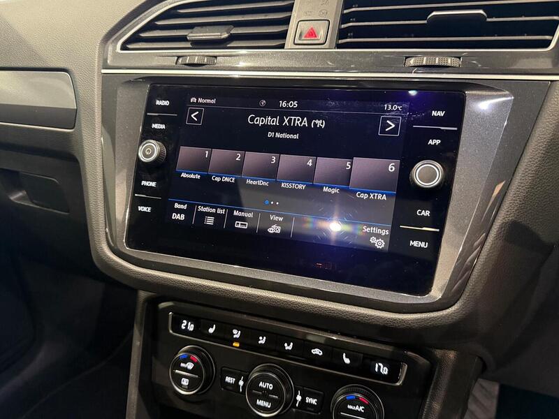 Volkswagen Tiguan 2.0 TDI R-Line SUV 5dr Diesel DSG Euro 6 (s/s) (150 ps) - U6067