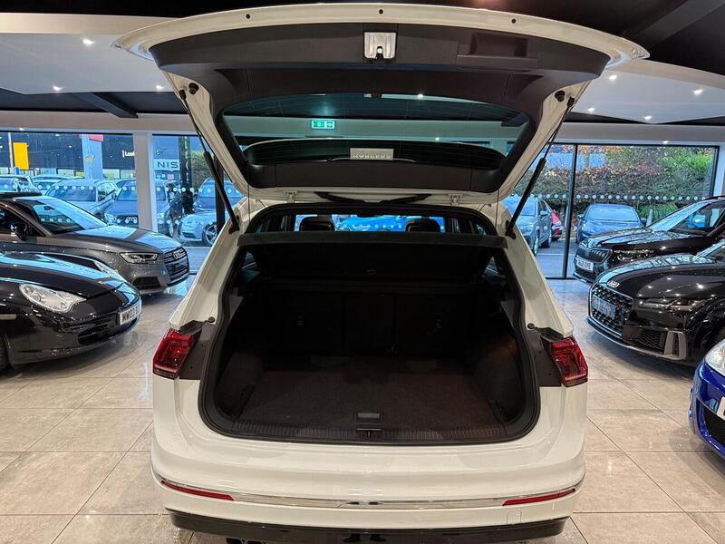 Volkswagen Tiguan 2.0 TDI R-Line SUV 5dr Diesel DSG Euro 6 (s/s) (150 ps) - U6067