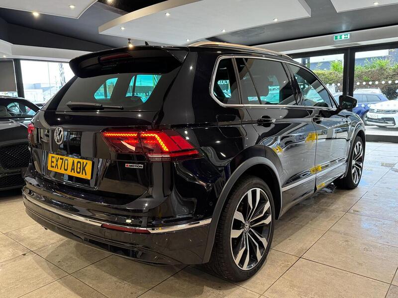 Volkswagen Tiguan 2.0 TDI R-Line Tech SUV 5dr Diesel DSG 4Motion Euro 6 (s/s) (150 ps) - U6068