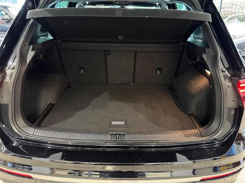 Volkswagen Tiguan 2.0 TDI R-Line Tech SUV 5dr Diesel DSG 4Motion Euro 6 (s/s) (150 ps) - U6068