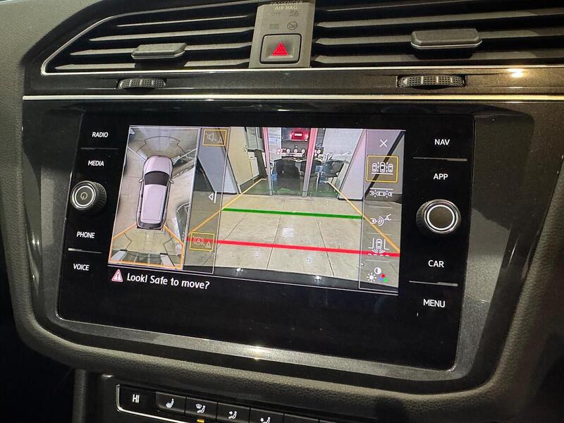 Volkswagen Tiguan 2.0 TDI R-Line Tech SUV 5dr Diesel DSG 4Motion Euro 6 (s/s) (150 ps) - U6068