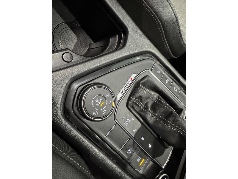 Volkswagen Tiguan 2.0 TDI R-Line Tech SUV 5dr Diesel DSG 4Motion Euro 6 (s/s) (150 ps) - U6068