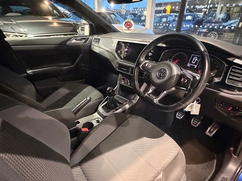 Volkswagen Polo TSI R-Line Hatchback 1.0 Manual Petrol - U6075