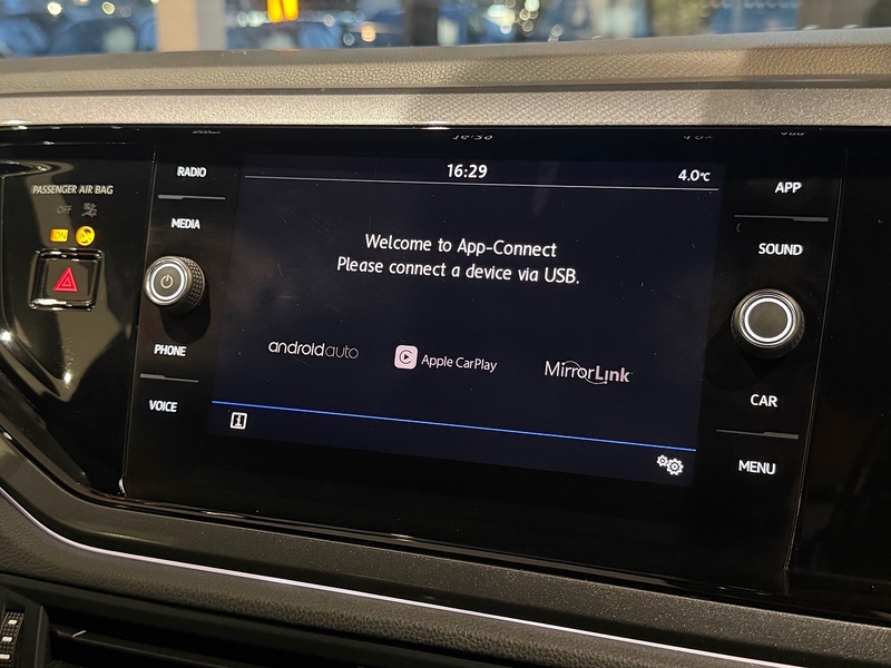 Volkswagen Polo TSI R-Line Hatchback 1.0 Manual Petrol - U6075