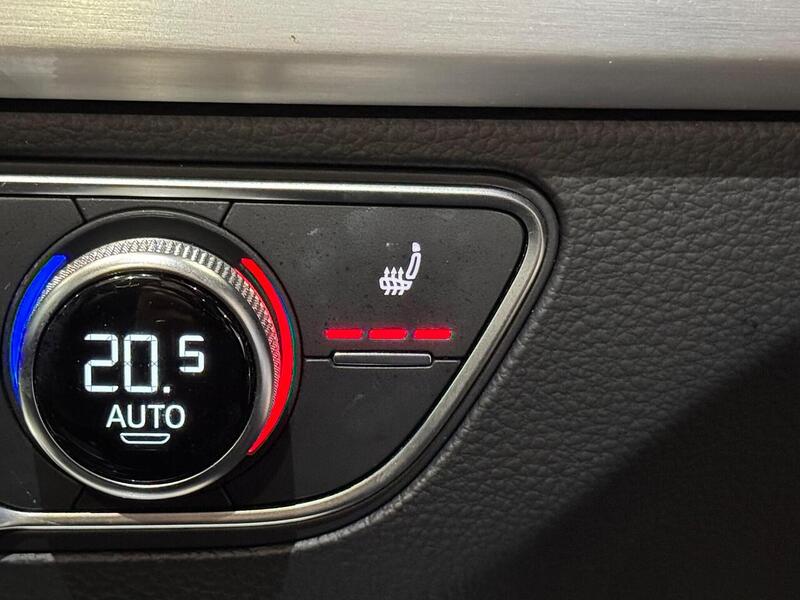 Audi Q5 2.0 TDI 40 S line SUV 5dr Diesel S Tronic quattro Euro 6 (s/s) (204 ps) - U6078