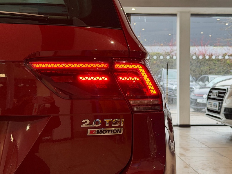 Volkswagen Tiguan 2.0 TSI SEL SUV 5dr Petrol DSG 4Motion Euro 6 (s/s) (180 ps) - U6130