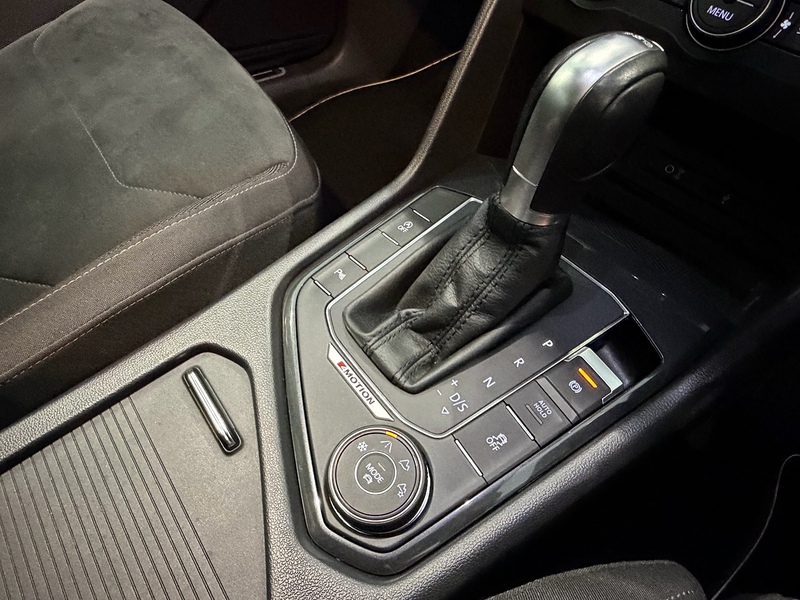 Volkswagen Tiguan 2.0 TSI SEL SUV 5dr Petrol DSG 4Motion Euro 6 (s/s) (180 ps) - U6130