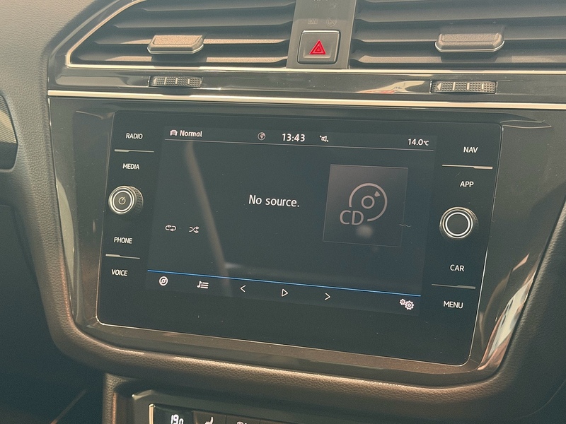 Volkswagen Tiguan 2.0 TSI SEL SUV 5dr Petrol DSG 4Motion Euro 6 (s/s) (180 ps) - U6130