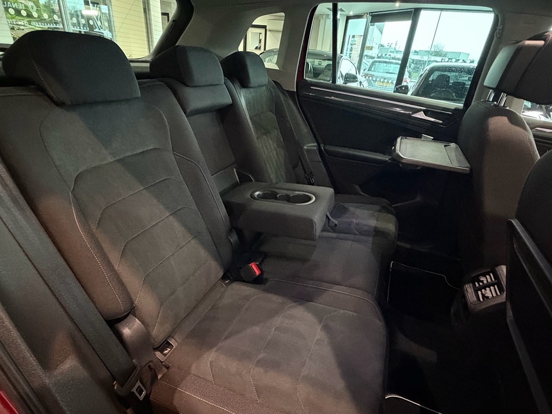 Volkswagen Tiguan 2.0 TSI SEL SUV 5dr Petrol DSG 4Motion Euro 6 (s/s) (180 ps) - U6130