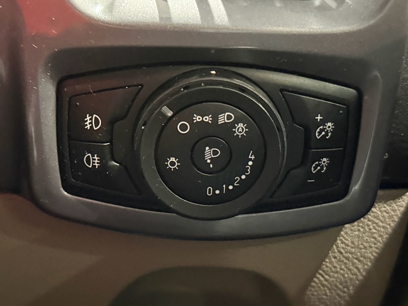 Ford Transit Custom TDCi 290 Limited Combi Van 2.0 Manual Diesel - U6178