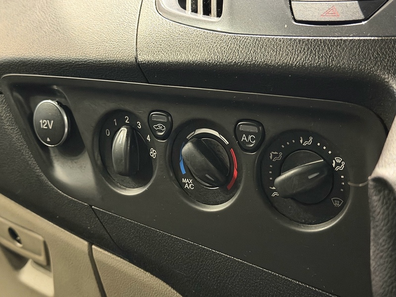 Ford Transit Custom TDCi 290 Limited Combi Van 2.0 Manual Diesel - U6178