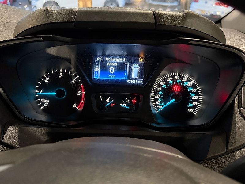 Ford Transit Custom TDCi 290 Limited Combi Van 2.0 Manual Diesel - U6178