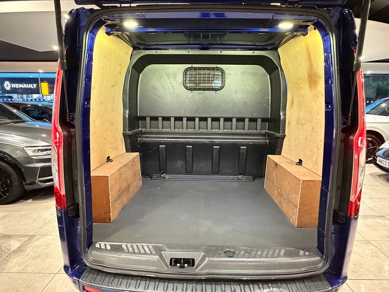 Ford Transit Custom TDCi 290 Limited Combi Van 2.0 Manual Diesel - U6178