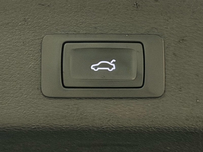 Audi Q3 TFSI S line SUV 2.0 Automatic Petrol - U6190