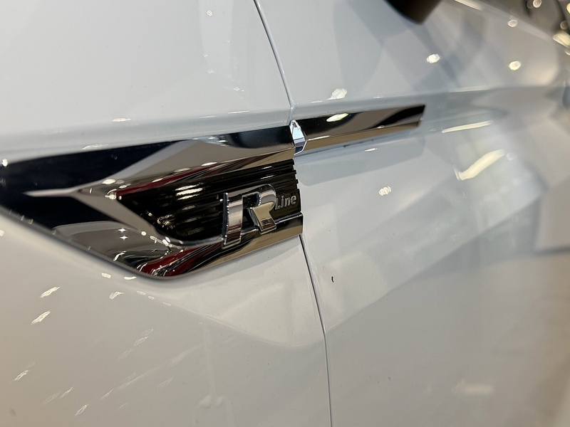 Volkswagen Tiguan 2.0 BiTDI R-Line SUV 5dr Diesel DSG 4Motion Euro 6 (s/s) (240 ps) - U6200