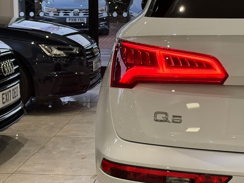 Audi Q5 2.0 TFSI 45 Black Edition SUV 5dr Petrol S Tronic quattro Euro 6 (s/s) (245 ps) - U6206