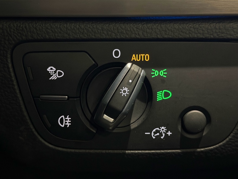 Audi Q5 2.0 TDI 40 S line Sportback 5dr Diesel S Tronic quattro Euro 6 (s/s) (204 ps) - U6209