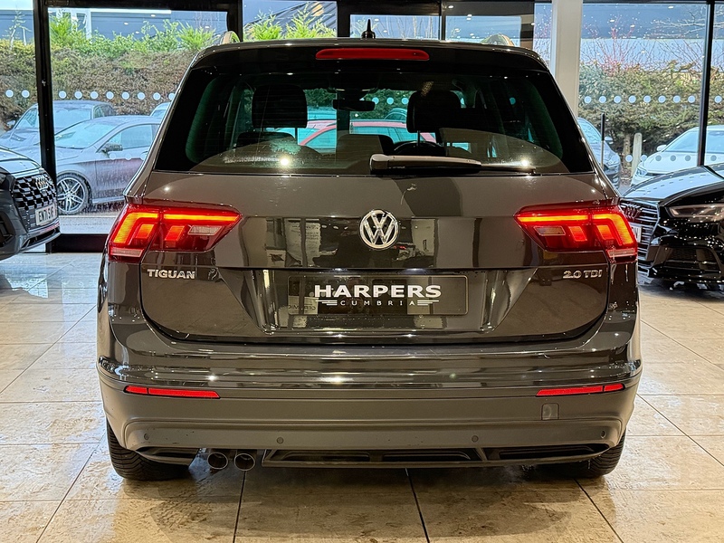 Volkswagen Tiguan TDI BlueMotion Tech SE Navigation SUV 2.0 Manual Diesel - U6213