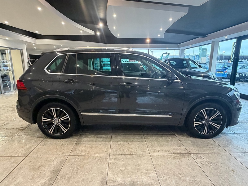 Volkswagen Tiguan TDI BlueMotion Tech SE Navigation SUV 2.0 Manual Diesel - U6213