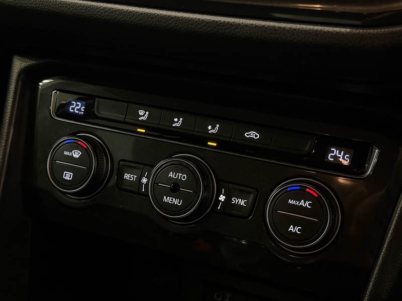 Volkswagen Tiguan TDI BlueMotion Tech SE Navigation SUV 2.0 Manual Diesel - U6213