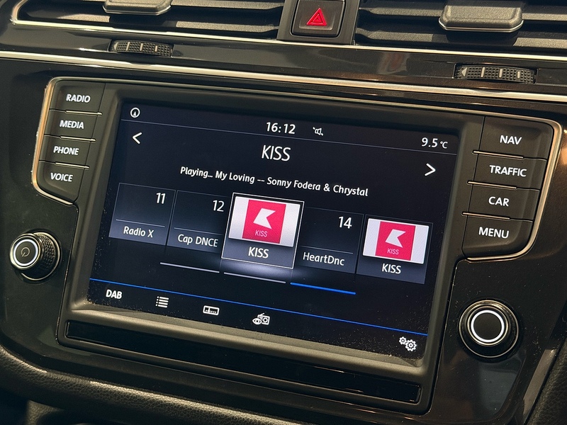 Volkswagen Tiguan TDI BlueMotion Tech SE Navigation SUV 2.0 Manual Diesel - U6213
