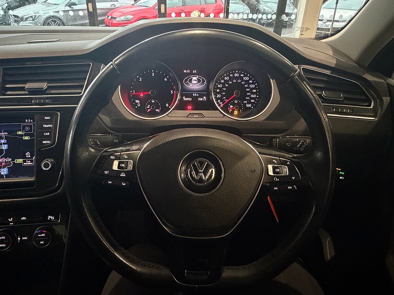 Volkswagen Tiguan TDI BlueMotion Tech SE Navigation SUV 2.0 Manual Diesel - U6213