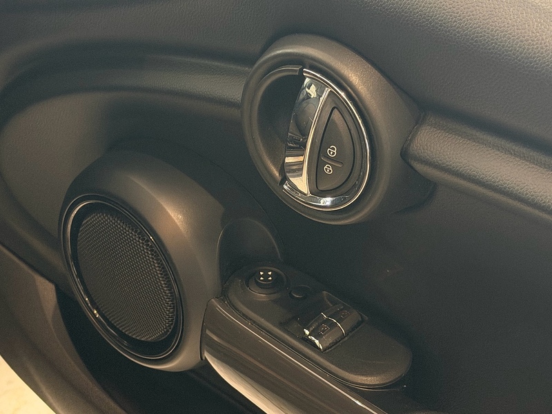 MINI Hatch Cooper Hatchback 1.5 Automatic Petrol - U6235