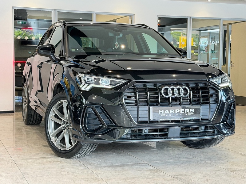 Audi Q3 1.5 TFSI CoD 35 Black Edition SUV 5dr Petrol Manual Euro 6 (s/s) (150 ps) - U6249