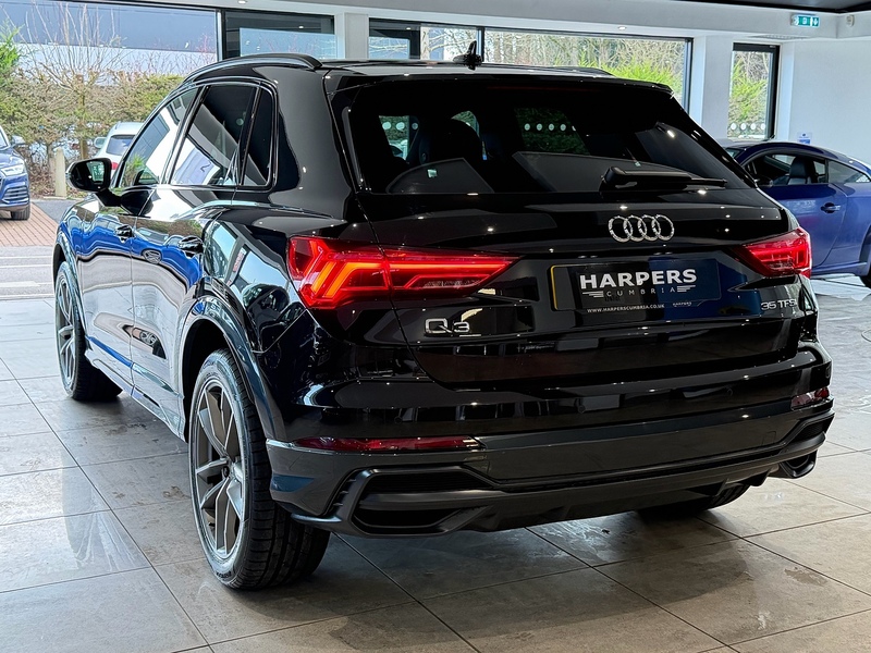 Audi Q3 1.5 TFSI CoD 35 Black Edition SUV 5dr Petrol Manual Euro 6 (s/s) (150 ps) - U6249