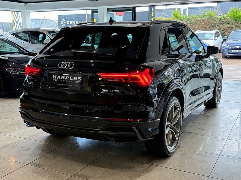 Audi Q3 1.5 TFSI CoD 35 Black Edition SUV 5dr Petrol Manual Euro 6 (s/s) (150 ps) - U6249