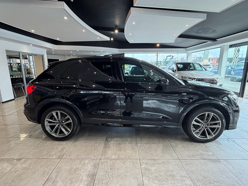 Audi Q3 1.5 TFSI CoD 35 Black Edition SUV 5dr Petrol Manual Euro 6 (s/s) (150 ps) - U6249