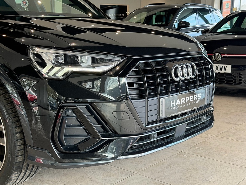 Audi Q3 1.5 TFSI CoD 35 Black Edition SUV 5dr Petrol Manual Euro 6 (s/s) (150 ps) - U6249