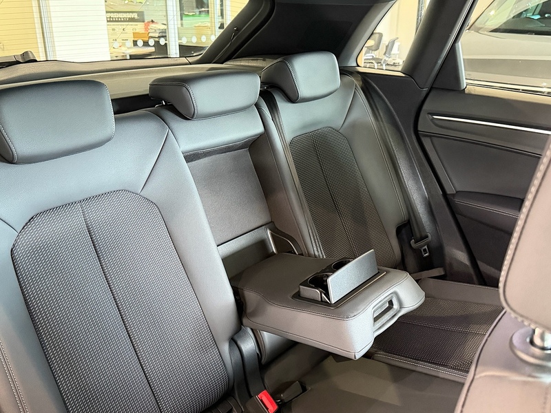 Audi Q3 1.5 TFSI CoD 35 Black Edition SUV 5dr Petrol Manual Euro 6 (s/s) (150 ps) - U6249