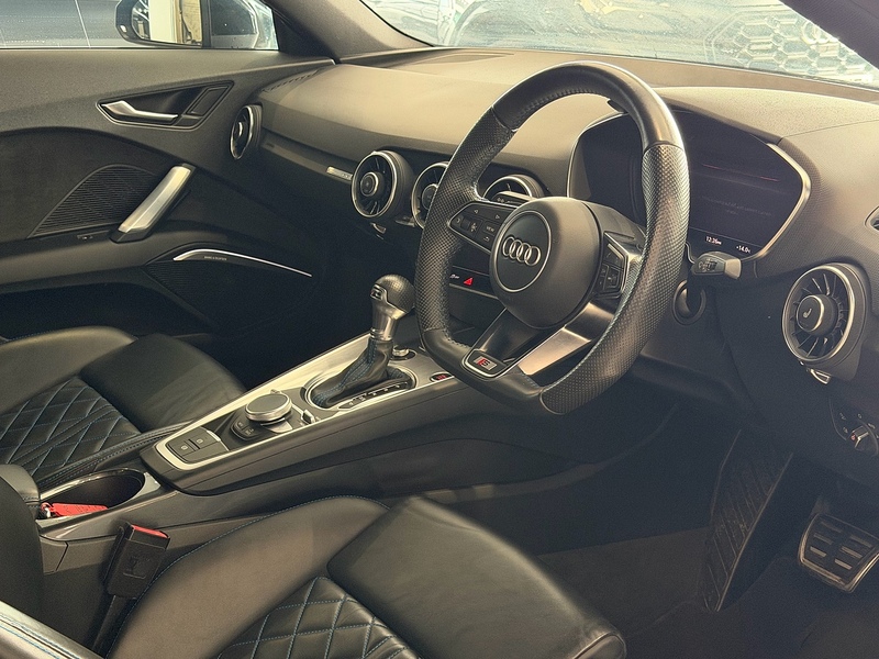 Audi TT 2.0 TFSI 40 Black Edition Coupe 3dr Petrol S Tronic Euro 6 (s/s) (197 ps) - U6273