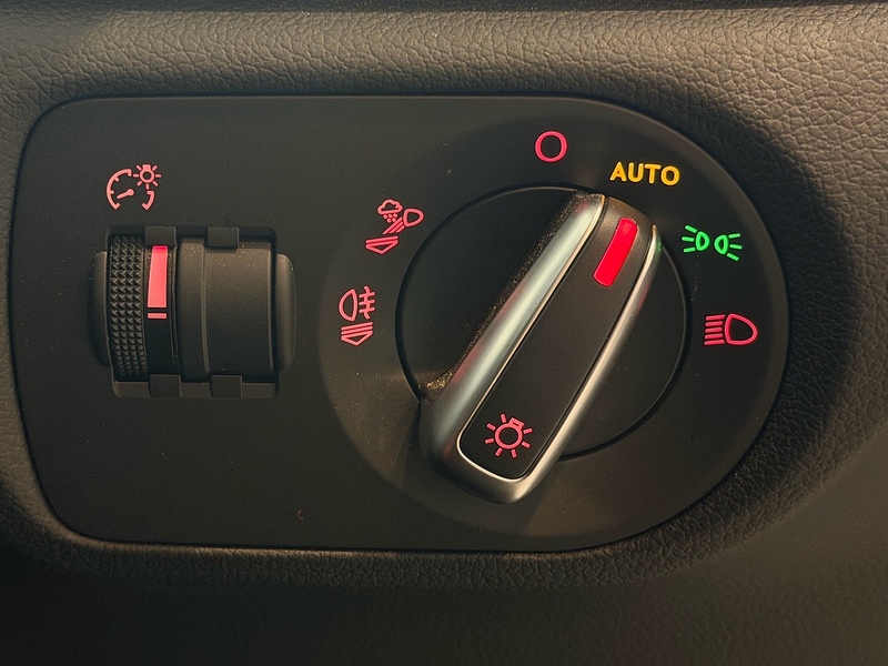 Audi Q3 TDI Black Edition SUV 2.0 Automatic Diesel - U6275