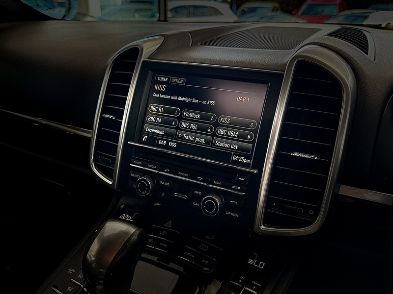 Porsche Cayenne 3.0 TD V6 SUV 5dr Diesel TiptronicS 4WD Euro 6 (s/s) (262 ps) - U6282