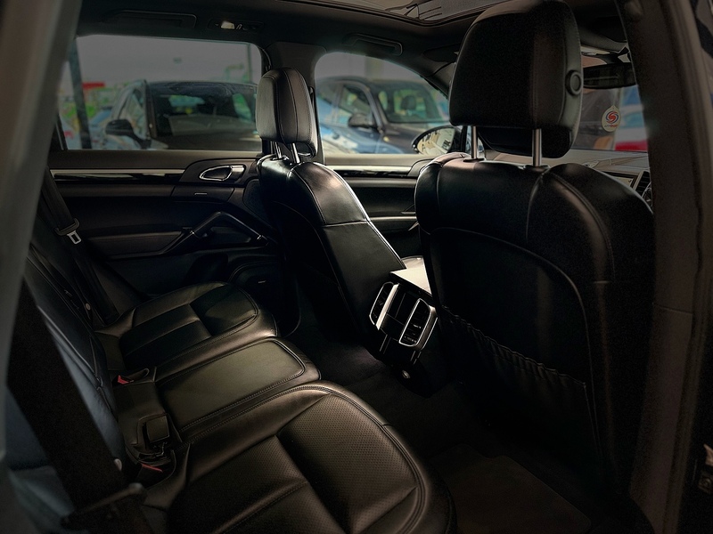 Porsche Cayenne 3.0 TD V6 SUV 5dr Diesel TiptronicS 4WD Euro 6 (s/s) (262 ps) - U6282