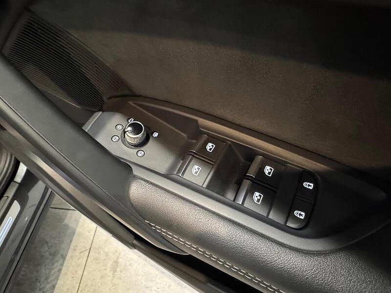 Audi Q5 2.0 TDI 40 Edition 1 SUV 5dr Diesel S Tronic quattro Euro 6 (s/s) (204 ps) - U6294
