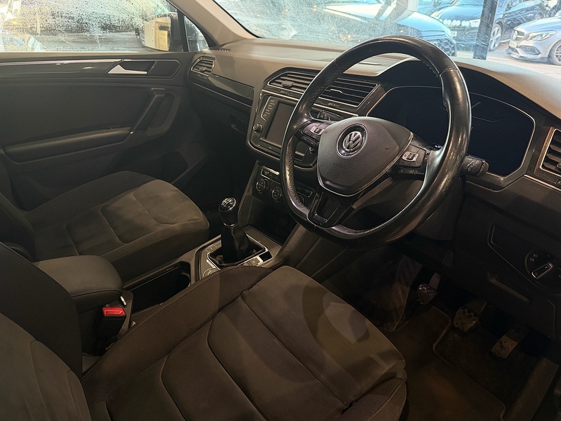 Volkswagen Tiguan TDI BlueMotion Tech SEL SUV 2.0 Manual Diesel - U6300