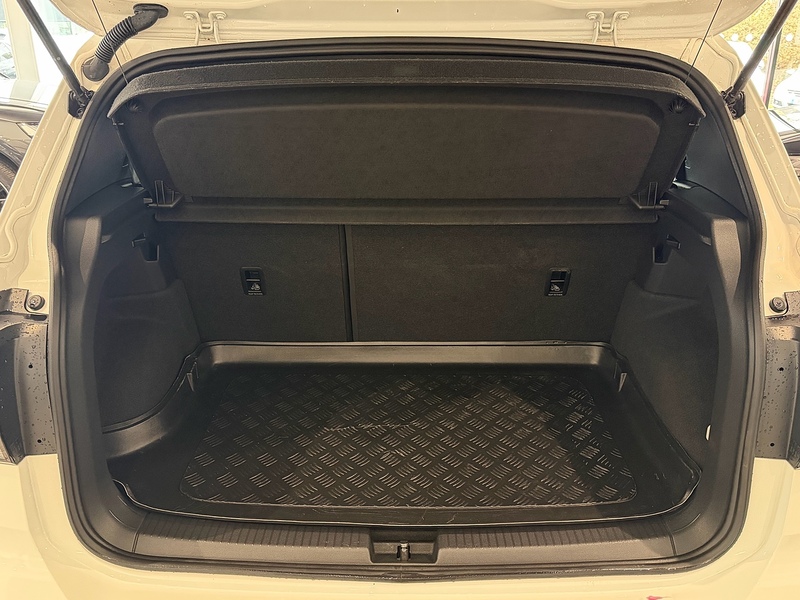Volkswagen T-Cross TSI R-Line SUV 1.0 Manual Petrol - U6301
