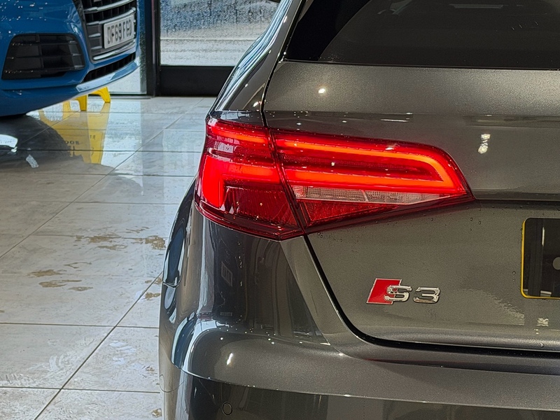 Audi S3 2.0 TFSI Black Edition Sportback 5dr Petrol S Tronic quattro Euro 6 (s/s) (300 ps) - U6306