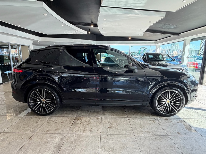 Porsche Cayenne 3.0T V6 SUV 5dr Petrol TiptronicS 4WD Euro 6 (s/s) (340 ps) - U6327