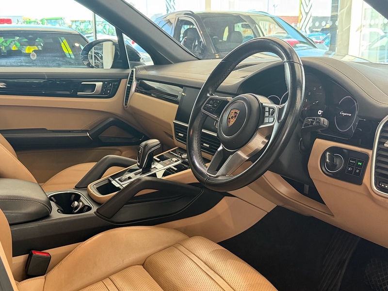 Porsche Cayenne 3.0T V6 SUV 5dr Petrol TiptronicS 4WD Euro 6 (s/s) (340 ps) - U6327
