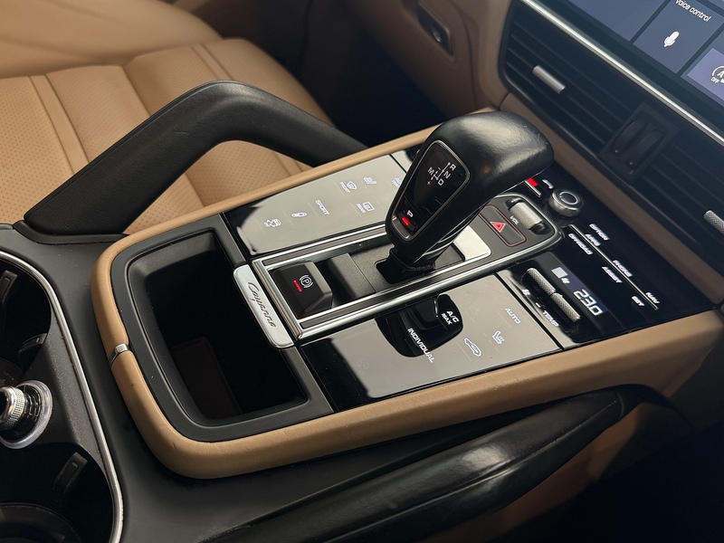 Porsche Cayenne 3.0T V6 SUV 5dr Petrol TiptronicS 4WD Euro 6 (s/s) (340 ps) - U6327