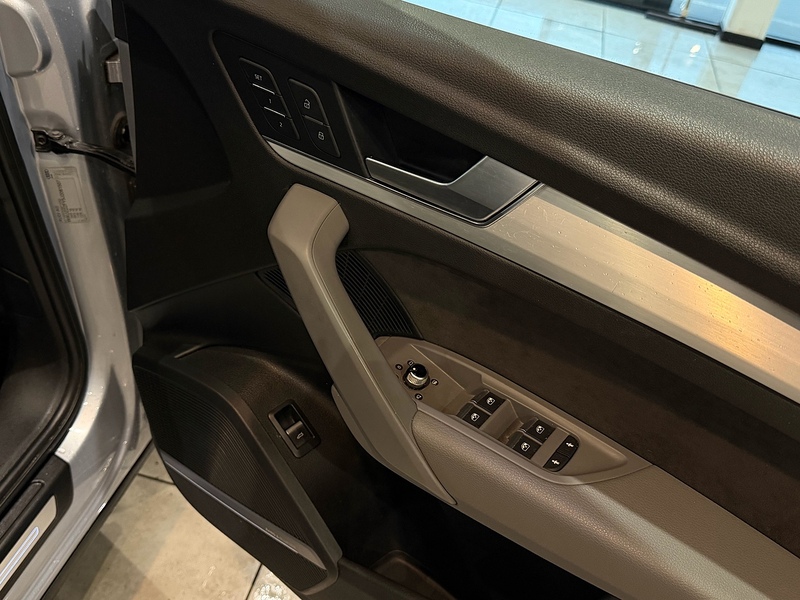 Audi Q5 2.0 TFSI S line SUV 5dr Petrol S Tronic quattro Euro 6 (s/s) (252 ps) - U6333