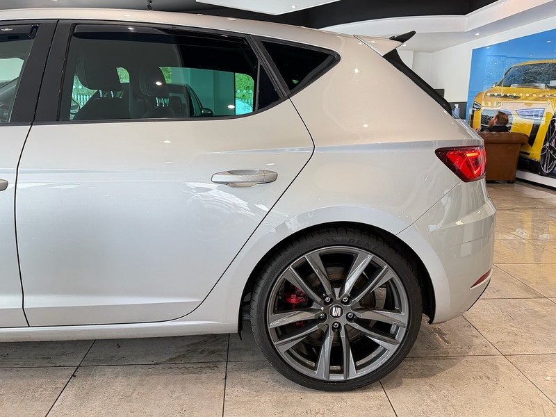 SEAT Leon TSI Cupra 300 Hatchback 2.0 Manual Petrol - U6349