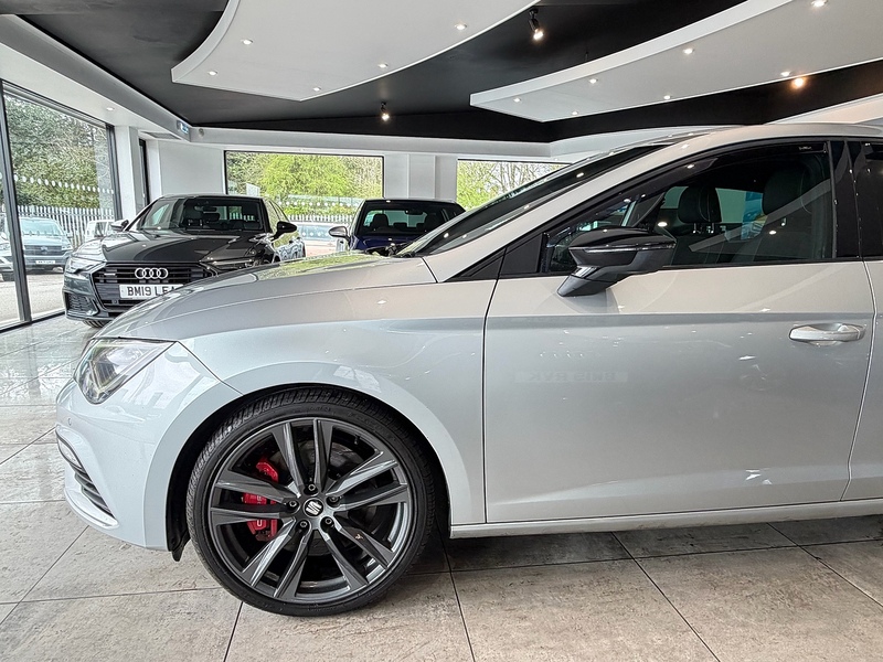 SEAT Leon TSI Cupra 300 Hatchback 2.0 Manual Petrol - U6349