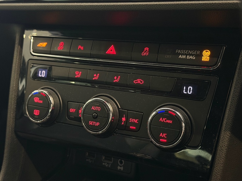 SEAT Leon TSI Cupra 300 Hatchback 2.0 Manual Petrol - U6349